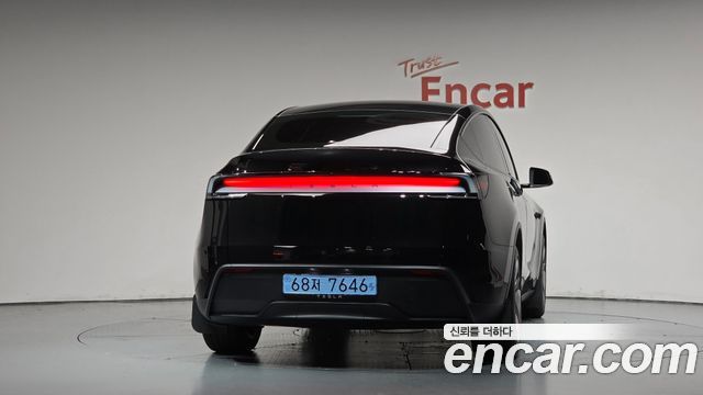 Tesla Model Y RWD 2025 — фото 4