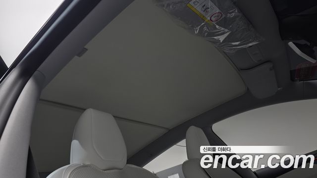 Tesla Model Y RWD 2025 — фото 19