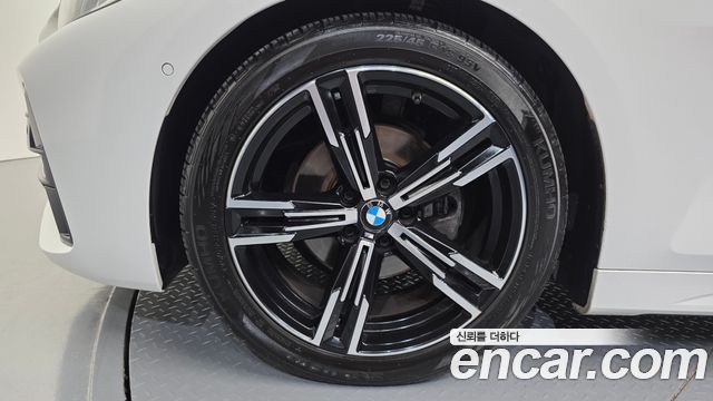 BMW 4 Series (G22) 420i M Sport Convertible 2021 — фото 5