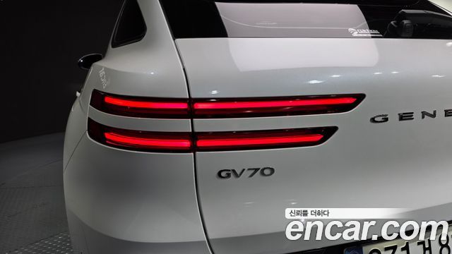 Genesis GV70 2.5T Gasoline AWD 2025 — фото 23