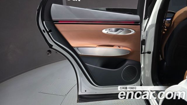 Genesis GV70 2.5T Gasoline AWD 2025 — фото 25