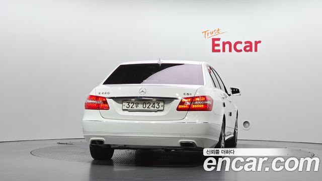 Mercedes-Benz E-Class (W212) E220 CDI Avantgarde 2013 — фото 4