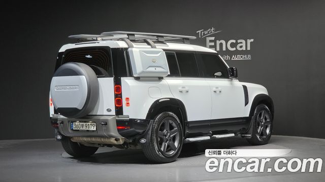 Land Rover Defender (L663) 110 P300 X-Dynamic SE 2022 — фото 2
