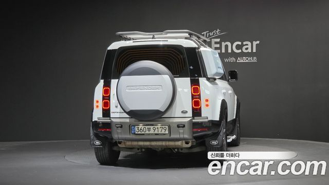Land Rover Defender (L663) 110 P300 X-Dynamic SE 2022 — фото 4