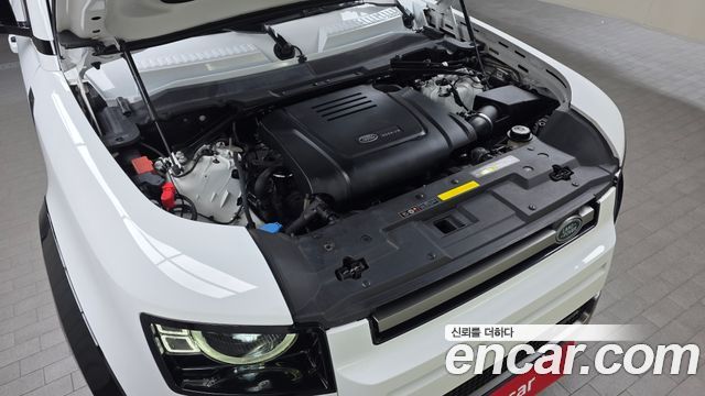 Land Rover Defender (L663) 110 P300 X-Dynamic SE 2022 — фото 6