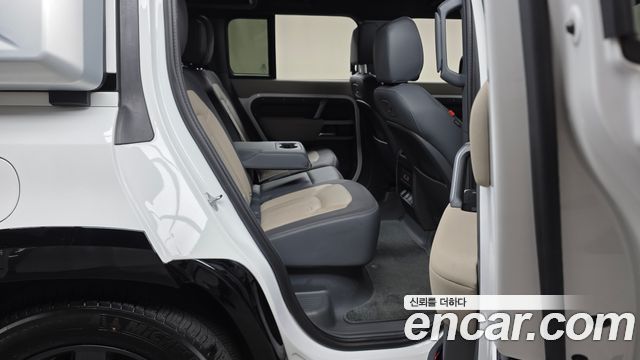 Land Rover Defender (L663) 110 P300 X-Dynamic SE 2022 — фото 11