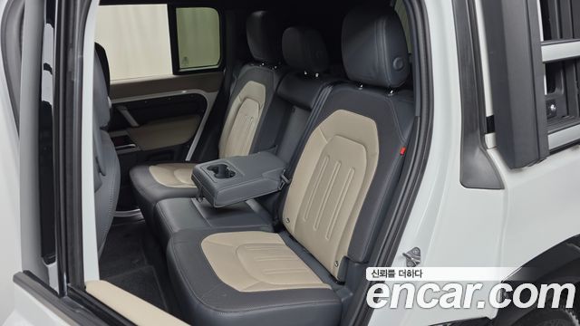 Land Rover Defender (L663) 110 P300 X-Dynamic SE 2022 — фото 12