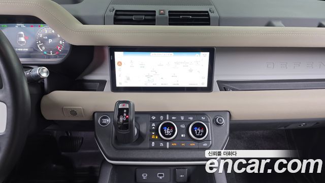 Land Rover Defender (L663) 110 P300 X-Dynamic SE 2022 — фото 13
