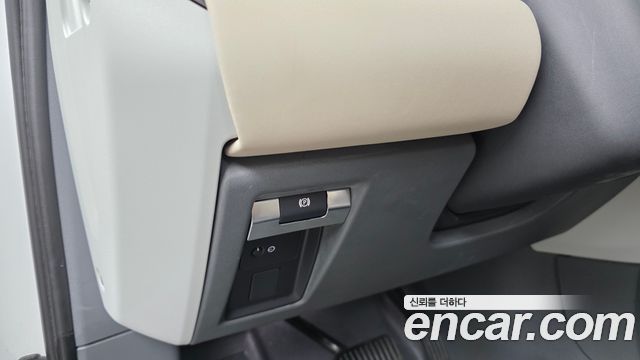 Land Rover Defender (L663) 110 P300 X-Dynamic SE 2022 — фото 19