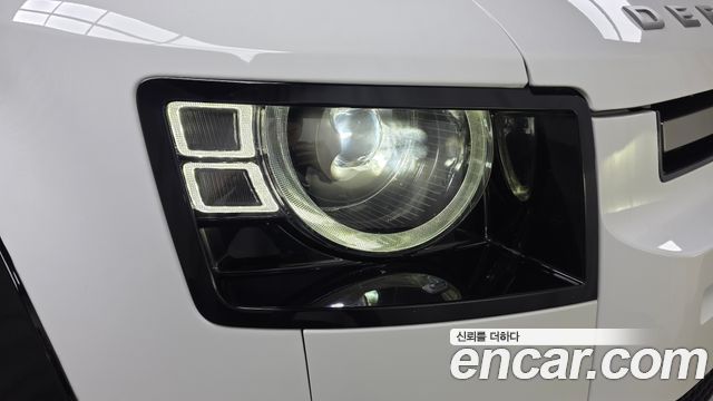 Land Rover Defender (L663) 110 P300 X-Dynamic SE 2022 — фото 22