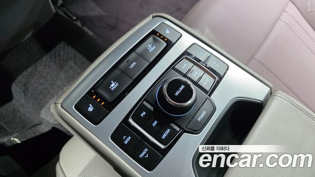 Genesis G80 3.3 GDI AWD Luxury 2017 — фото 23