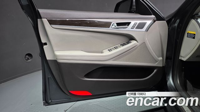 Genesis G80 3.3 GDI AWD Luxury 2017 — фото 30