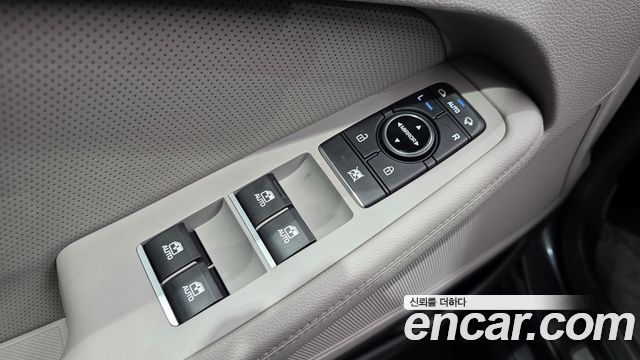 Genesis G80 3.3 GDI AWD Luxury 2017 — фото 33