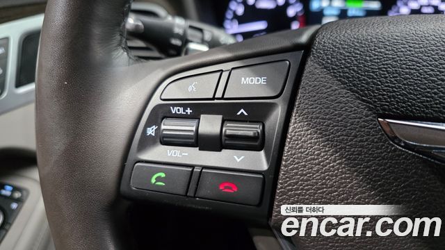 Genesis G80 3.3 GDI AWD Luxury 2017 — фото 36