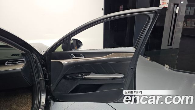 Kia K5 (III) 2.0 Signature 2020 — фото 24