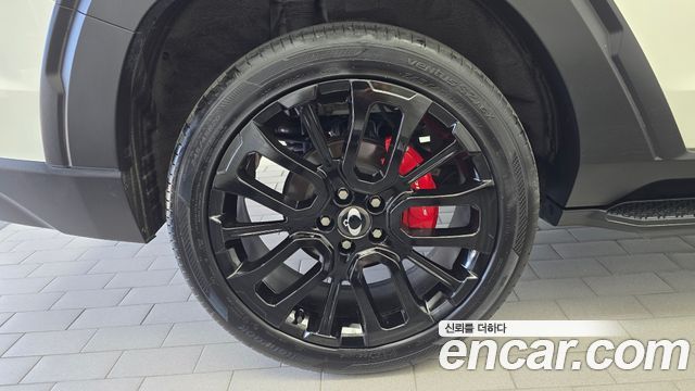 KG Mobility (SsangYong) Torres Gasoline 1.5 4WD Black Edition 2024 — фото 5