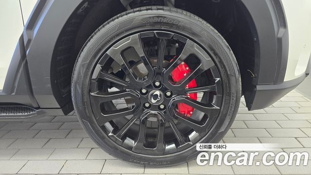 KG Mobility (SsangYong) Torres Gasoline 1.5 4WD Black Edition 2024 — фото 21