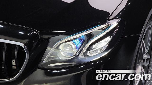 Mercedes-Benz E-Class (W213) E220d Cabriolet 2018 — фото 22