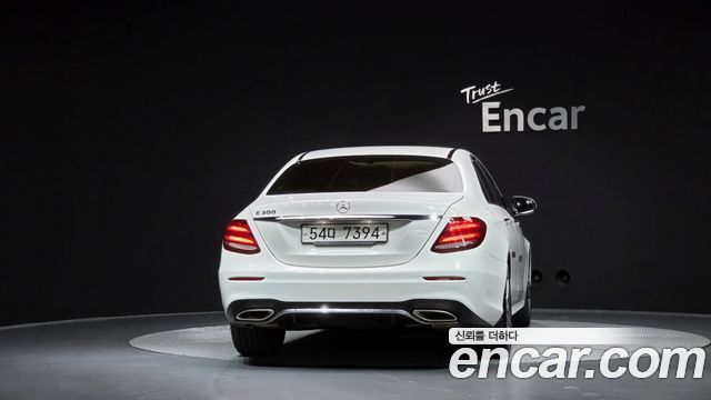Mercedes-Benz E-Class (W213) E300 AMG Line 2019 — фото 4