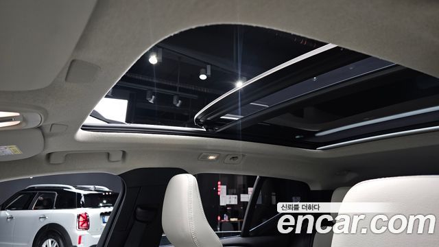 Volvo XC40 B4 Ultra Bright 2025 — фото 20
