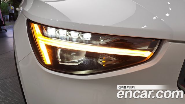Volvo XC40 B4 Ultra Bright 2025 — фото 22
