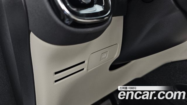 Volvo XC40 B4 Ultra Bright 2025 — фото 31