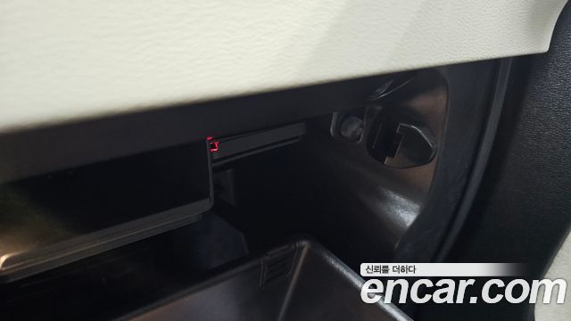 Volvo XC40 B4 Ultra Bright 2025 — фото 32
