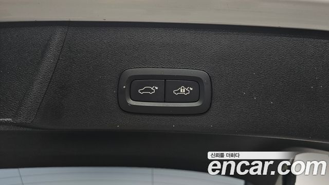 Volvo XC40 B4 Ultra Bright 2025 — фото 34