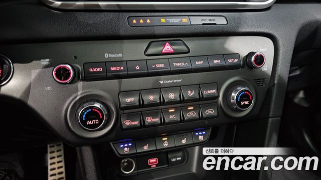Kia Sportage The Bold Diesel 2.0 2WD Prestige 2021 — фото 27