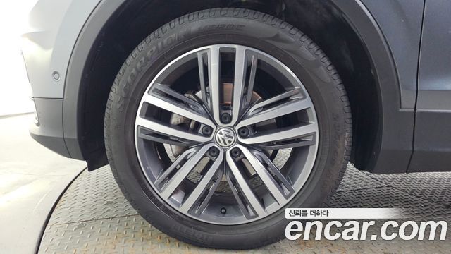 Volkswagen Tiguan Allspace 2.0 TDI Prestige 2020 — фото 5