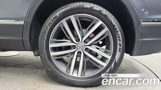 Volkswagen Tiguan Allspace 2.0 TDI Prestige 2020 — фото 21