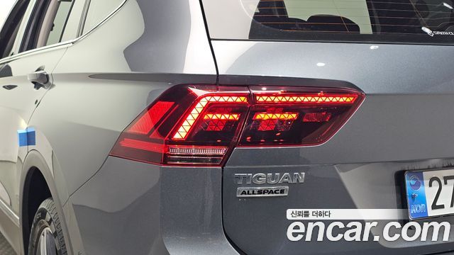 Volkswagen Tiguan Allspace 2.0 TDI Prestige 2020 — фото 23