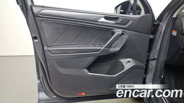 Volkswagen Tiguan Allspace 2.0 TDI Prestige 2020 — фото 24