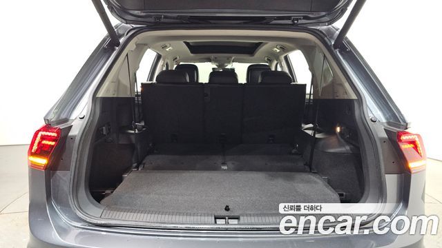Volkswagen Tiguan Allspace 2.0 TDI Prestige 2020 — фото 31