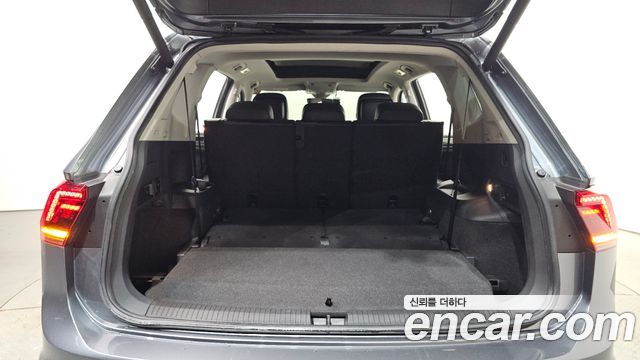 Volkswagen Tiguan Allspace 2.0 TDI Prestige 2020 — фото 32