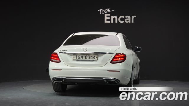 Mercedes-Benz E-Class (W213) E220d Avantgarde 2017 — фото 4