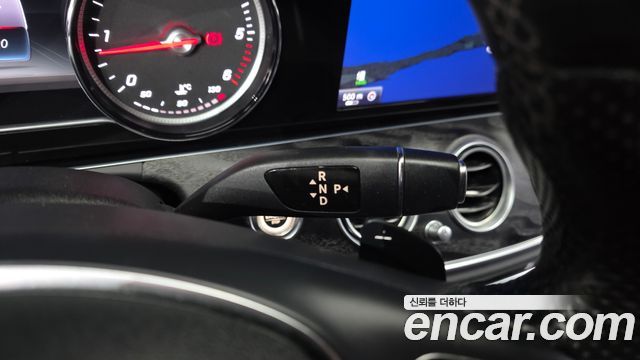 Mercedes-Benz E-Class (W213) E220d Avantgarde 2017 — фото 9