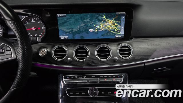Mercedes-Benz E-Class (W213) E220d Avantgarde 2017 — фото 13