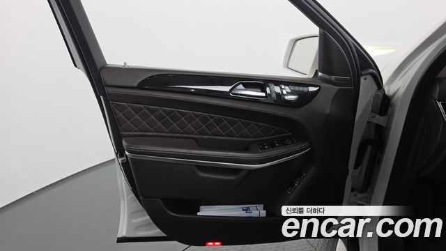 Mercedes-Benz GLS-Class (X166) GLS500 4MATIC 2017 — фото 24