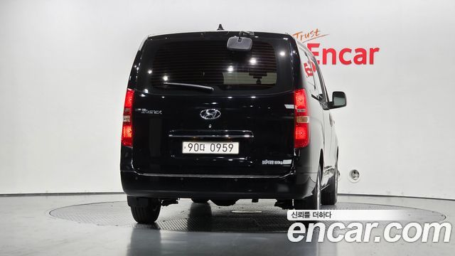Hyundai Grand Starex Van 3-Seater Smart 2021 — фото 4