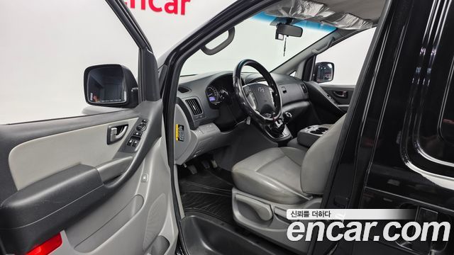 Hyundai Grand Starex Van 3-Seater Smart 2021 — фото 10