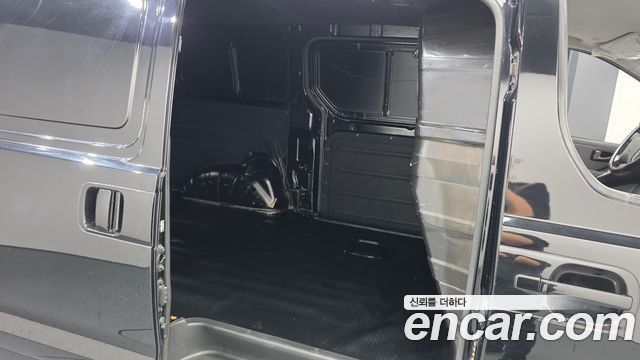 Hyundai Grand Starex Van 3-Seater Smart 2021 — фото 12