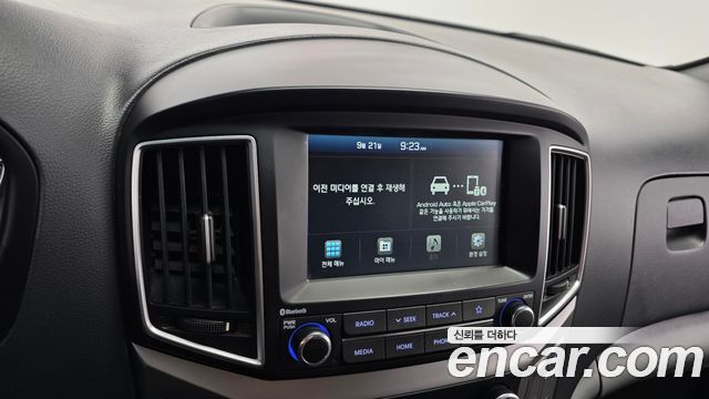 Hyundai Grand Starex Van 3-Seater Smart 2021 — фото 14