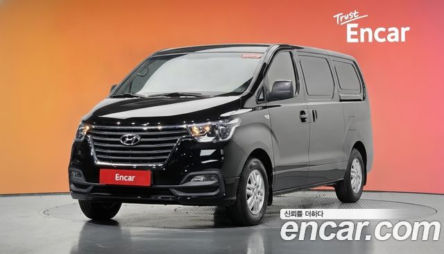 Hyundai Grand Starex Van 3-Seater Smart