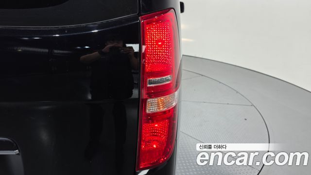 Hyundai Grand Starex Van 3-Seater Smart 2021 — фото 23