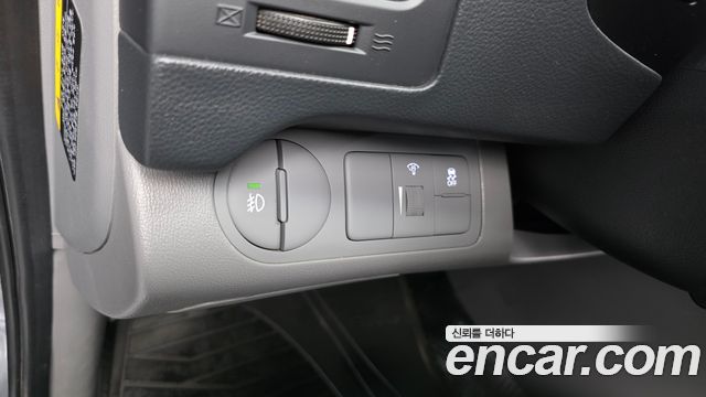 Hyundai Grand Starex Van 3-Seater Smart 2021 — фото 29