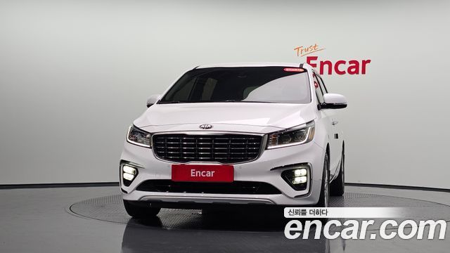 Kia Carnival 9-Seater Prstige 2019 — фото 3