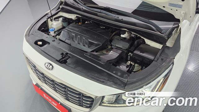 Kia Carnival 9-Seater Prstige 2019 — фото 6