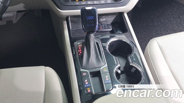 Kia Carnival 9-Seater Prstige 2019 — фото 9