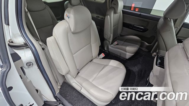 Kia Carnival 9-Seater Prstige 2019 — фото 12